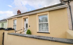 11 Llanion Cottages